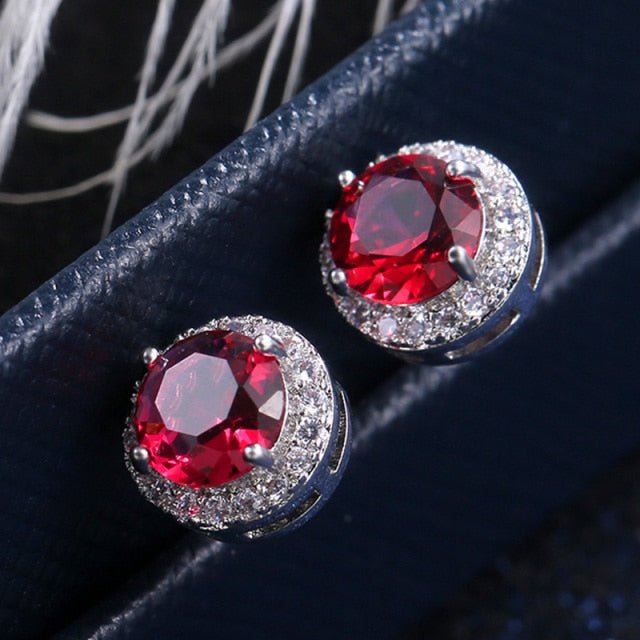 Brinco Cravejado de Zircônia Banhado a Ouro 18k
