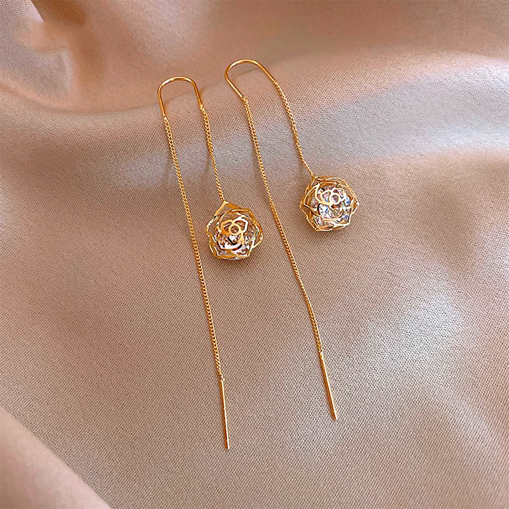 Brinco Fio Pingente Flor Vazada Banhado a Ouro 18K