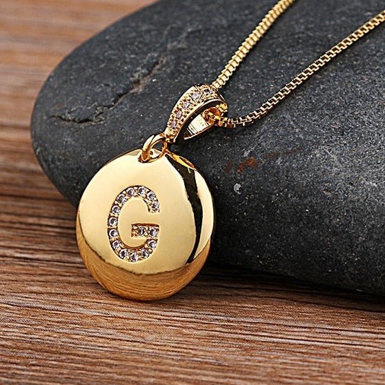 colar-delicado-pingente-letra-banhado-ouro-18k-letra-g