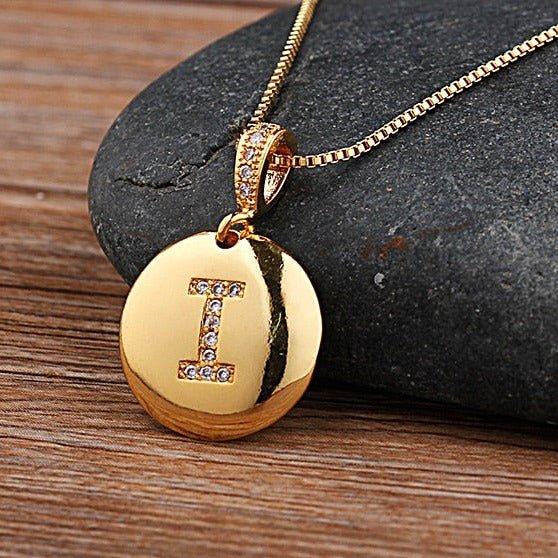 colar-delicado-pingente-letra-banhado-ouro-18k-letra-i