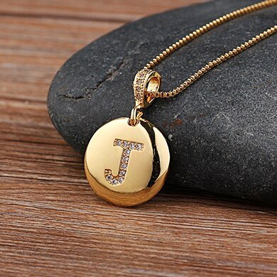 colar-delicado-pingente-letra-banhado-ouro-18k-letra-j