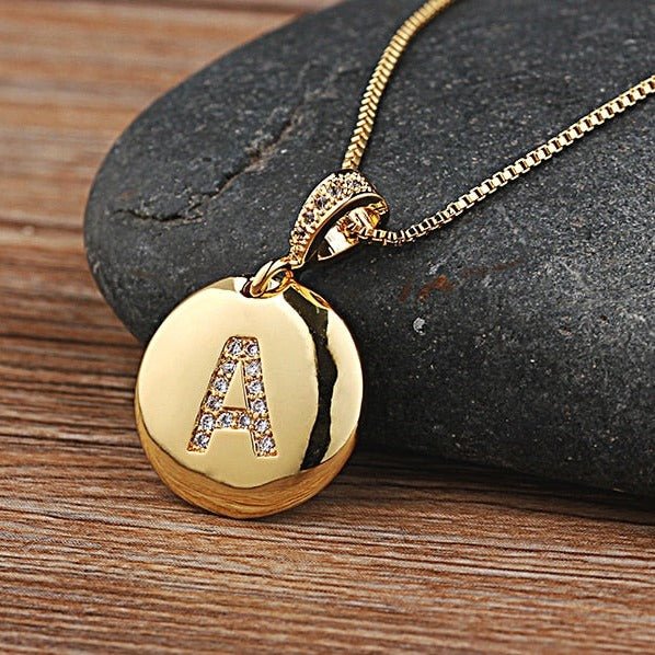 colar-delicado-pingente-letra-banhado-ouro-18k-letra-a