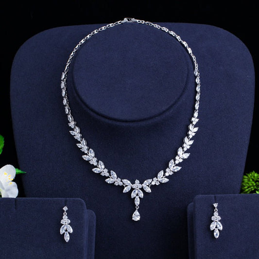 Conjunto Luxo Colar e Brinco Folhas Cravejado de Zircônia