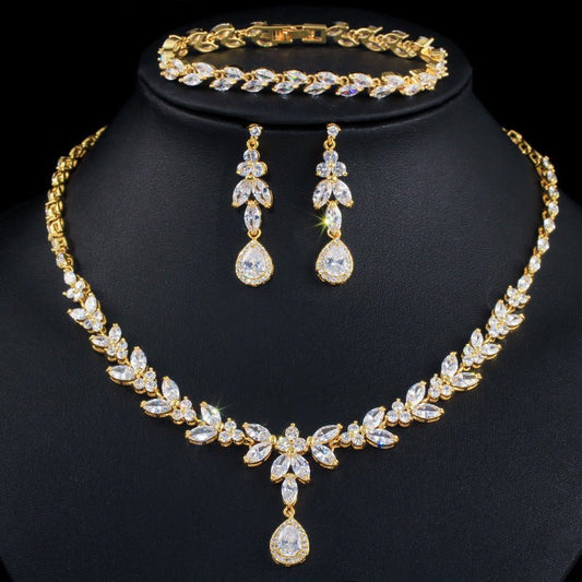 Conjunto Colar e Brinco Folhas Cravejado de Zircônia